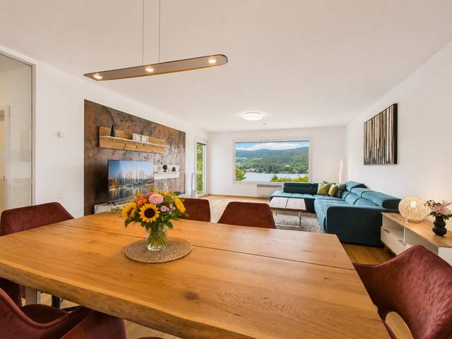 Wohn- & Essbereich mit Seeblick – Ferienwohnung Wörthersee